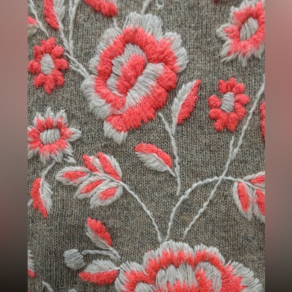Anthropologie Sleeping on Snow Embroidered Ranunculus Tunic Sweater Size Small - Picture 7 of 9